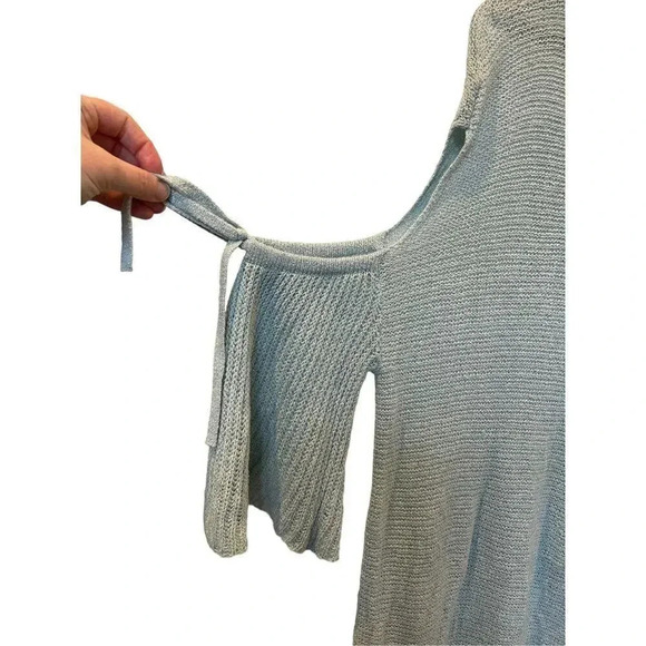 NEW Express Women’s Large Oversized Slouchy Sweater With Cutout Bell Sleeves - Picture 5 of 7